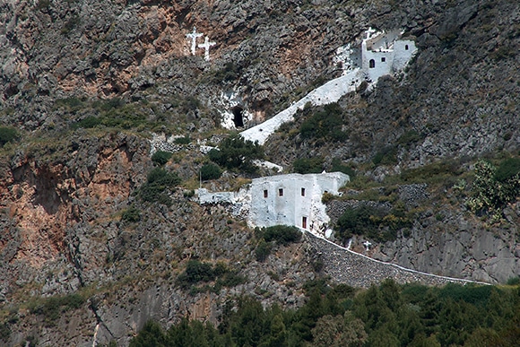 Agios Ioannis o en Krimno (Saint-Jean sur la falaise)