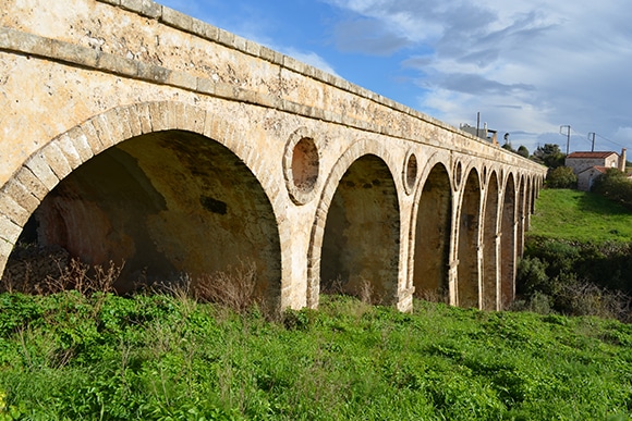 Le pont de Katouni